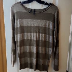 Women's long sleeve top